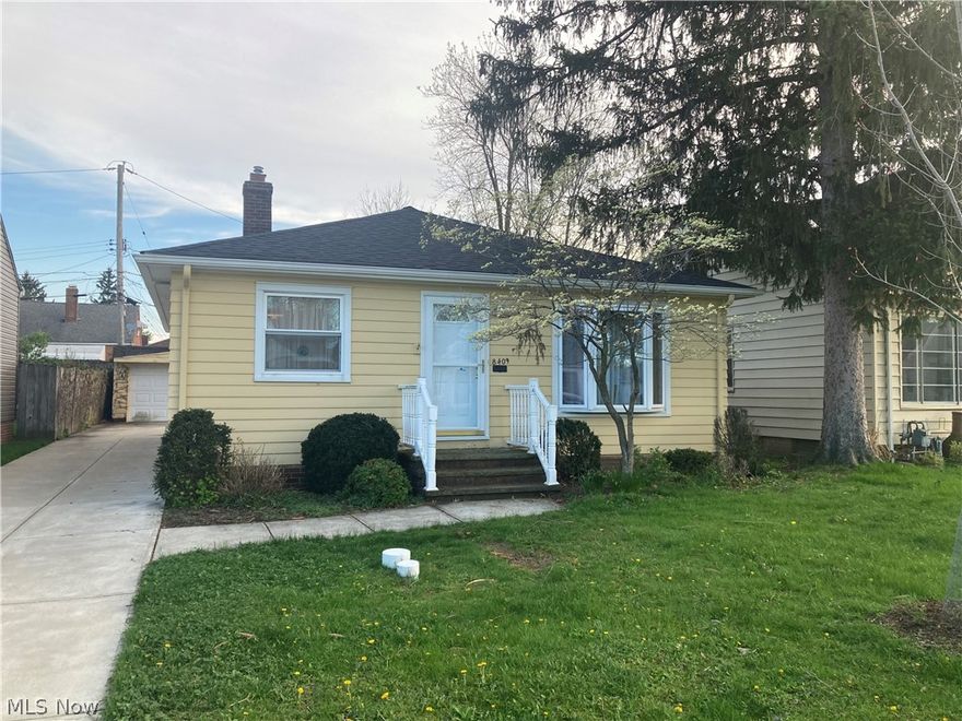 Charming ranch in Parma’s sought-after Parma Circle neighborhood—ideal as a starter home or for those looking to downsize! Major updates include the driveway, roof, vinyl replacement windows, furnace, and central air for peace of mind.

The spacious kitchen offers newer cabinetry, abundant counter space, a convenient built-in desk, and comes fully applianced. The inviting living room is filled with natural light from a beautiful bay window. Three main-floor bedrooms feature hardwood floors beneath the carpeting. The vintage full bath showcases quality ceramic tile.

The expansive lower level includes a large rec room, a generous office that can serve as a fourth bedroom, a half bath, separate shower, glass block windows, and a washer and dryer.

Enjoy a fantastic location close to Greenbriar Commons, Radlick Park, and The Shoppes at Parma—offering easy access to shopping, dining, and recreation.