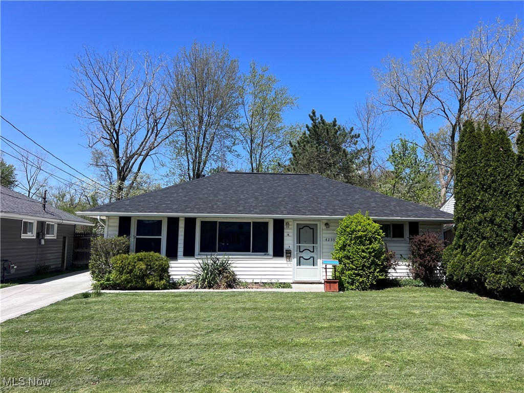 4259 Belle Avenue, Sheffield Lake, Ohio image 1