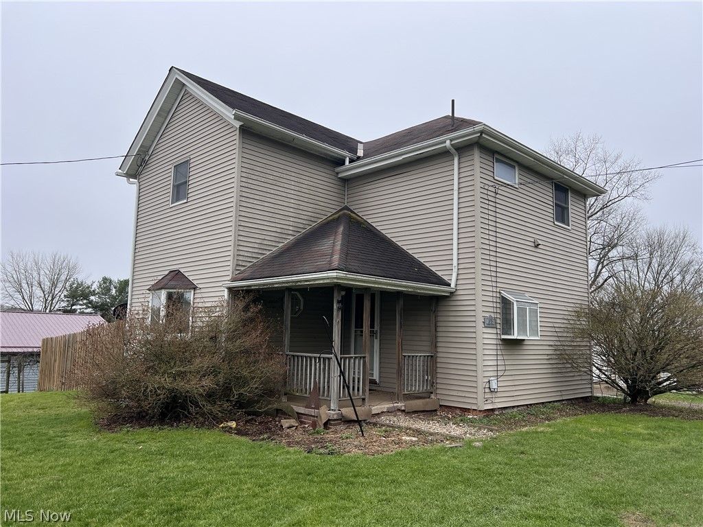 Photo of 46215 Wyoming Avenue, Liverpool, OH 43920 (MLS # 5198319)