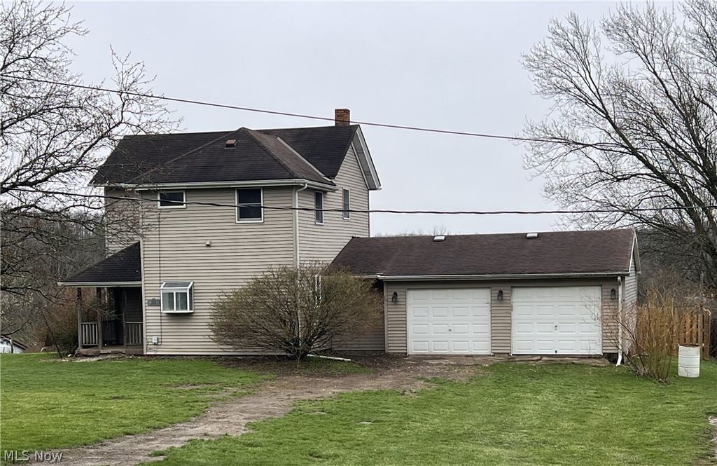 Photo of 46215 Wyoming Avenue, Liverpool, OH 43920 (MLS # 5198319)