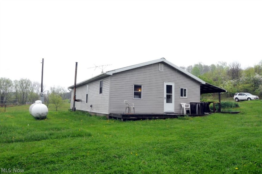 Darling 1 BR, 1 BA home on 20 Acres with pond, 3 acres fenced pasture.