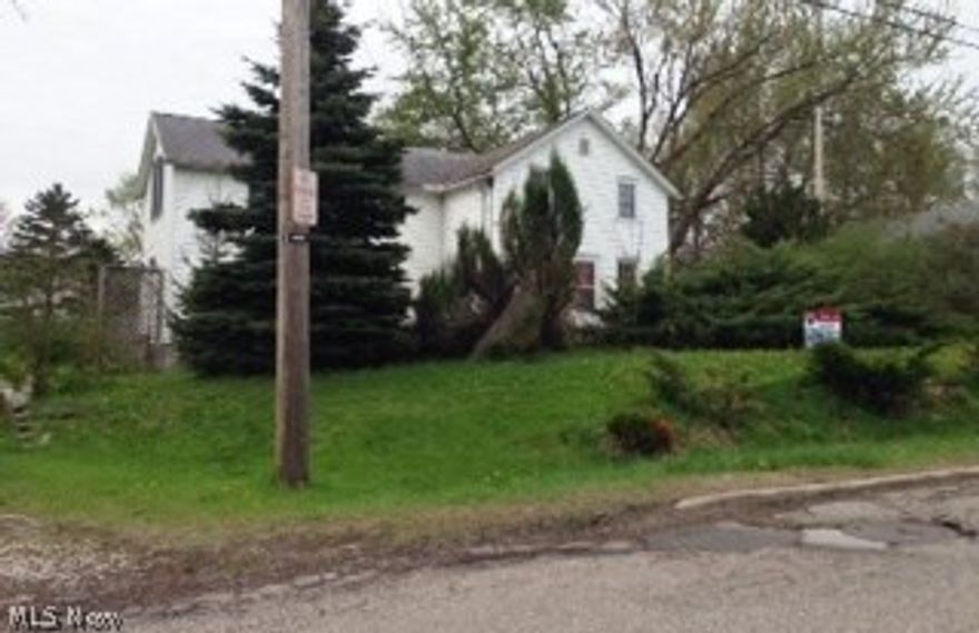 What a charmer!  Bring your finishing touches and make this home yours!  Spacious kitchen with younger cabinets and clean!! Rear family room with bay window overlooking the back deck and deep yard!  Spacious master with full bath and vaulted ceilings!  Great location right near the freeway! This is a Fannie Mae HomePath property.  This property is approved for HomePath Renovation Mortgage Financing!  All information is approximate!