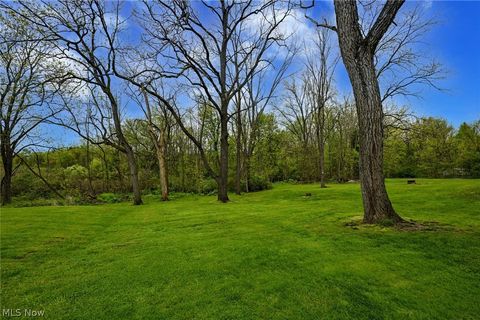 Tiny photo for 1021 East Boulevard, Aurora, OH 44202 (MLS # 5210159)