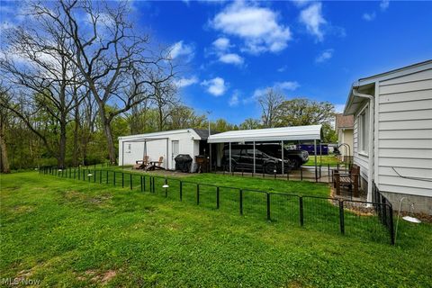 Tiny photo for 1021 East Boulevard, Aurora, OH 44202 (MLS # 5210159)