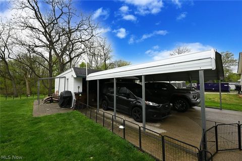 Tiny photo for 1021 East Boulevard, Aurora, OH 44202 (MLS # 5210159)