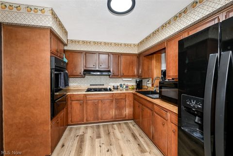 Tiny photo for 1021 East Boulevard, Aurora, OH 44202 (MLS # 5210159)
