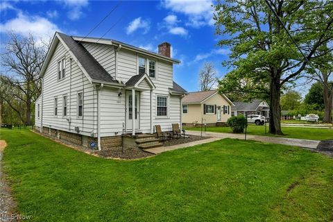 Tiny photo for 1021 East Boulevard, Aurora, OH 44202 (MLS # 5210159)