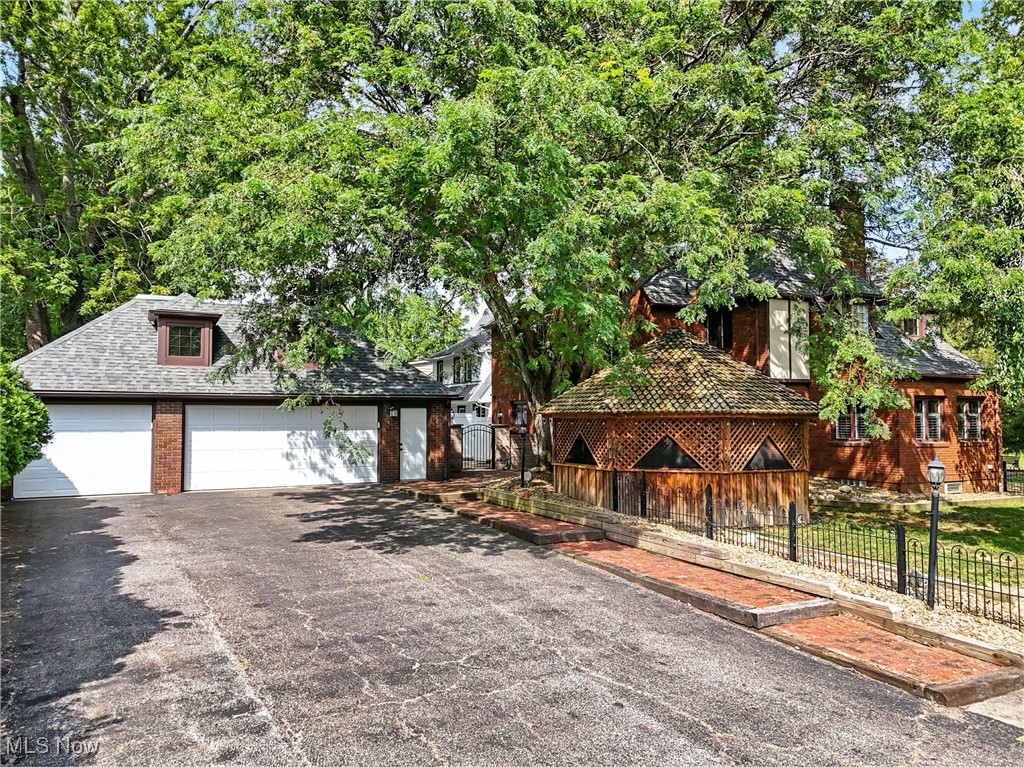 Mennes #1 - Residential