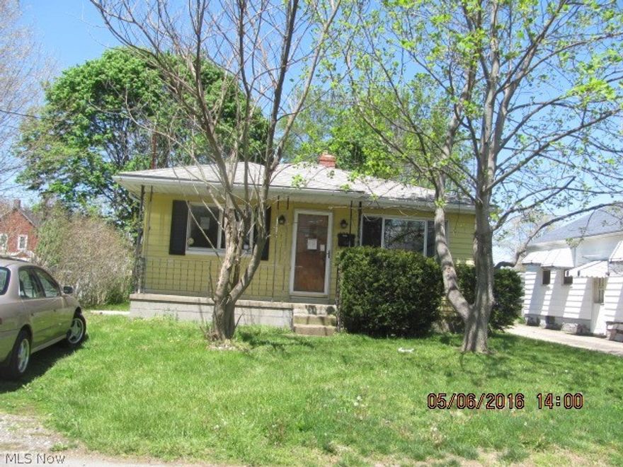 This 3 bedroom, 1 bath ranch has a two car garage and is located on a dead end street. Handy to shopping, businesses, restaurants, and interstate highway access. Needs some work but priced accordingly.