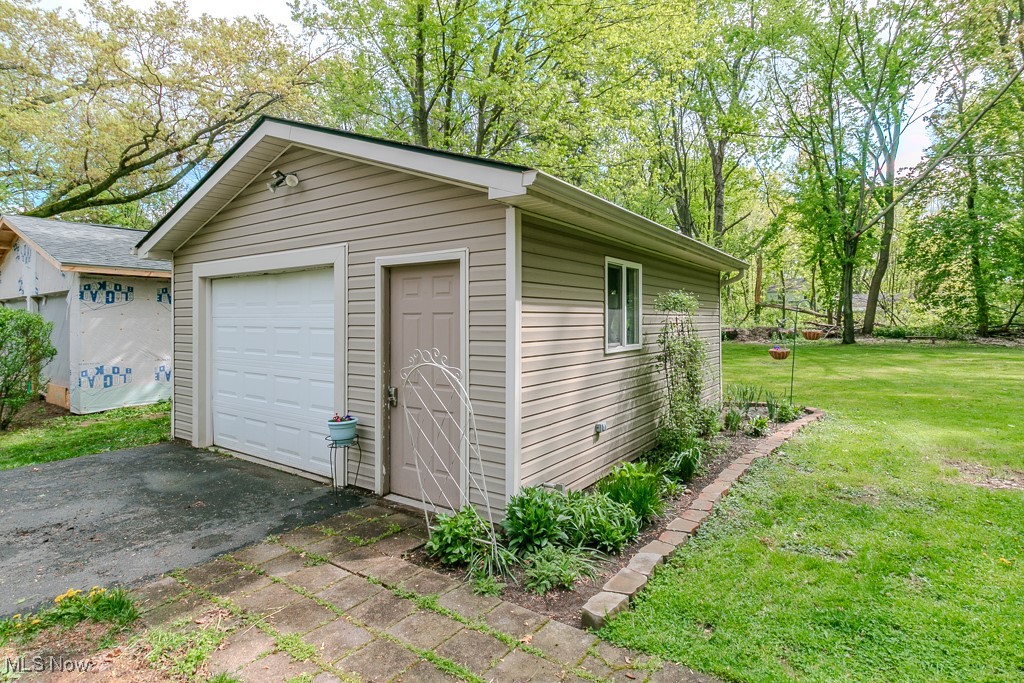 7599 Fairview Avenue, Mentor, Ohio image 25