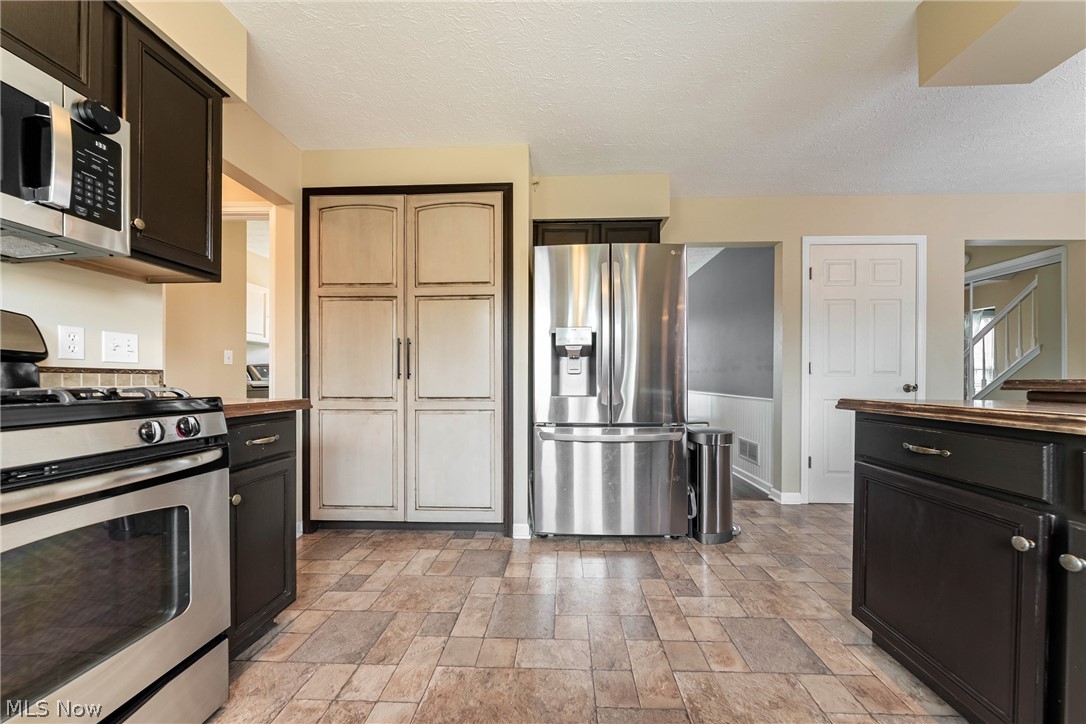 Charter Lakes Estate Ph III - Residential