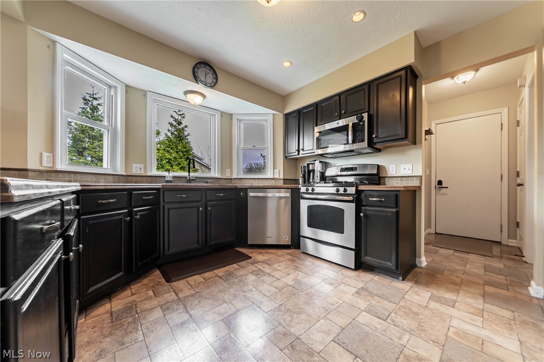 Charter Lakes Estate Ph III - Residential