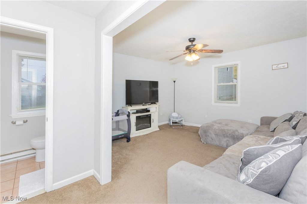 Photo of 1233 Summit Drive, Mayfield Heights, OH 44124 (MLS # 5166977)