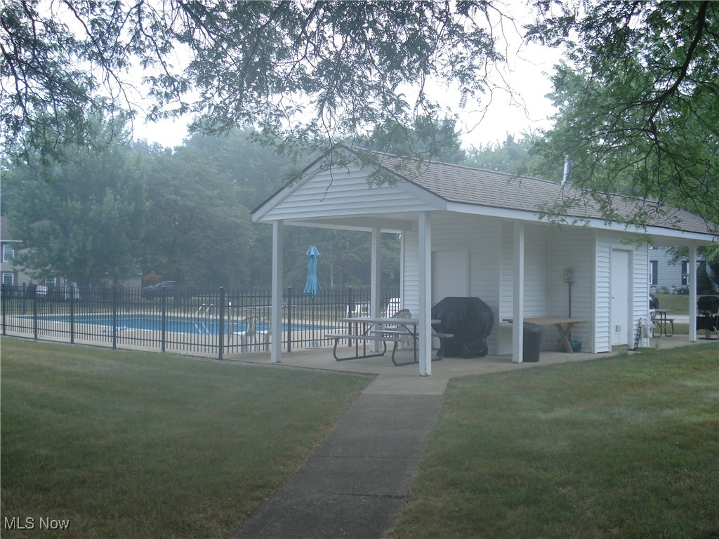 Heritage Hill Estates Condo - Residential