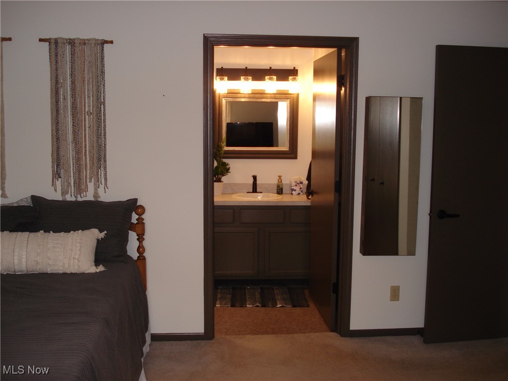 Heritage Hill Estates Condo - Residential