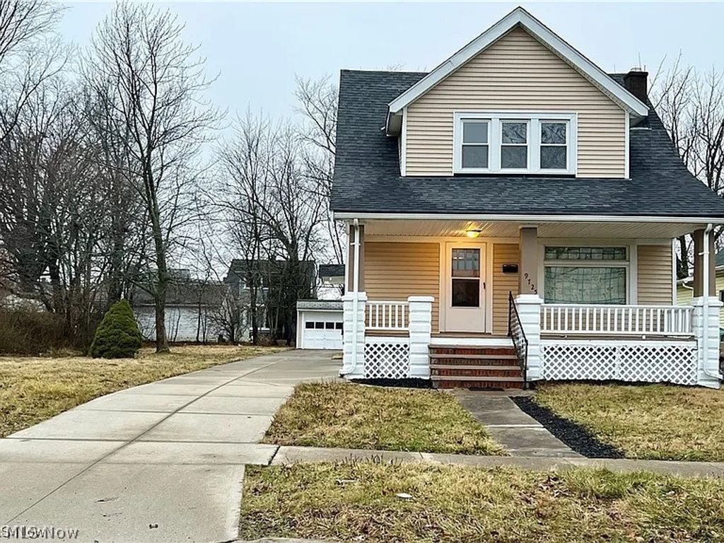 Photo of 9725 Parkview Avenue, Garfield Heights, OH 44125 (MLS # 5210470)
