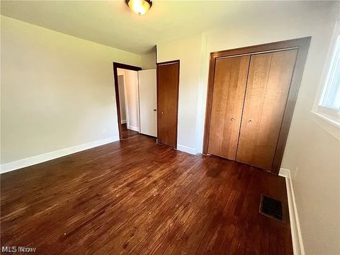 Tiny photo for 9725 Parkview Avenue, Garfield Heights, OH 44125 (MLS # 5210470)