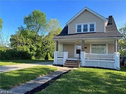 Tiny photo for 9725 Parkview Avenue, Garfield Heights, OH 44125 (MLS # 5210470)