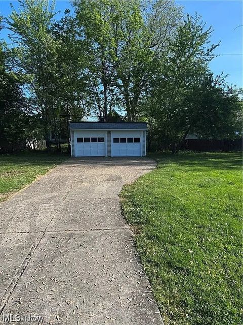 Tiny photo for 9725 Parkview Avenue, Garfield Heights, OH 44125 (MLS # 5210470)