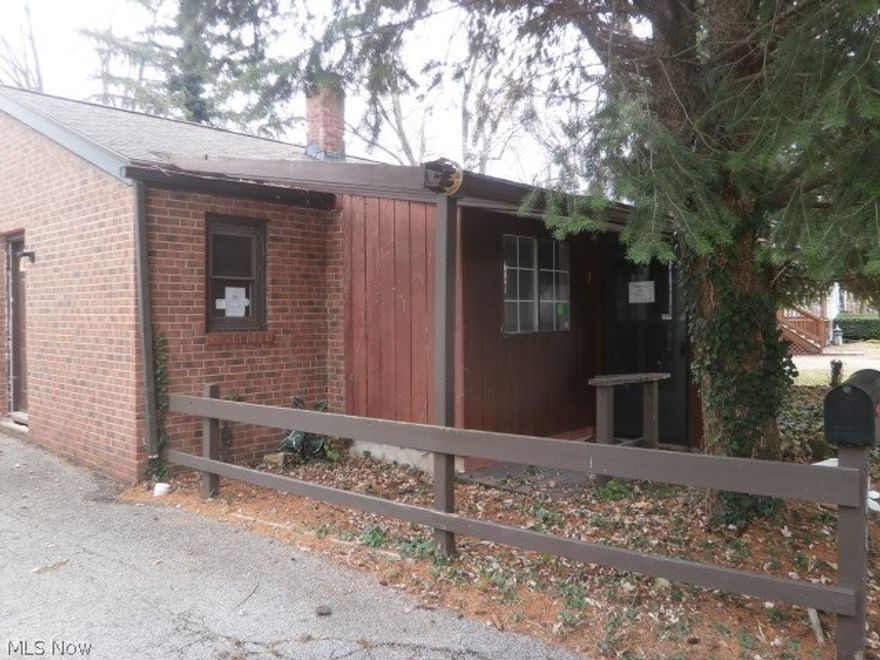 THIS IS A FANNIE MAE HOMEPATH PROPERTY.  Three bedroom ranch home, two bedrooms are tandem, full, unfinished basement, detached two car garage with second level.  Kitchen with dining area, living room and one bedroom has loft area.  Private setting.