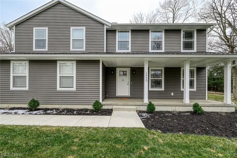 Homes For Sale - 1330 Chelton Drive<br/> Kent, OH 44240