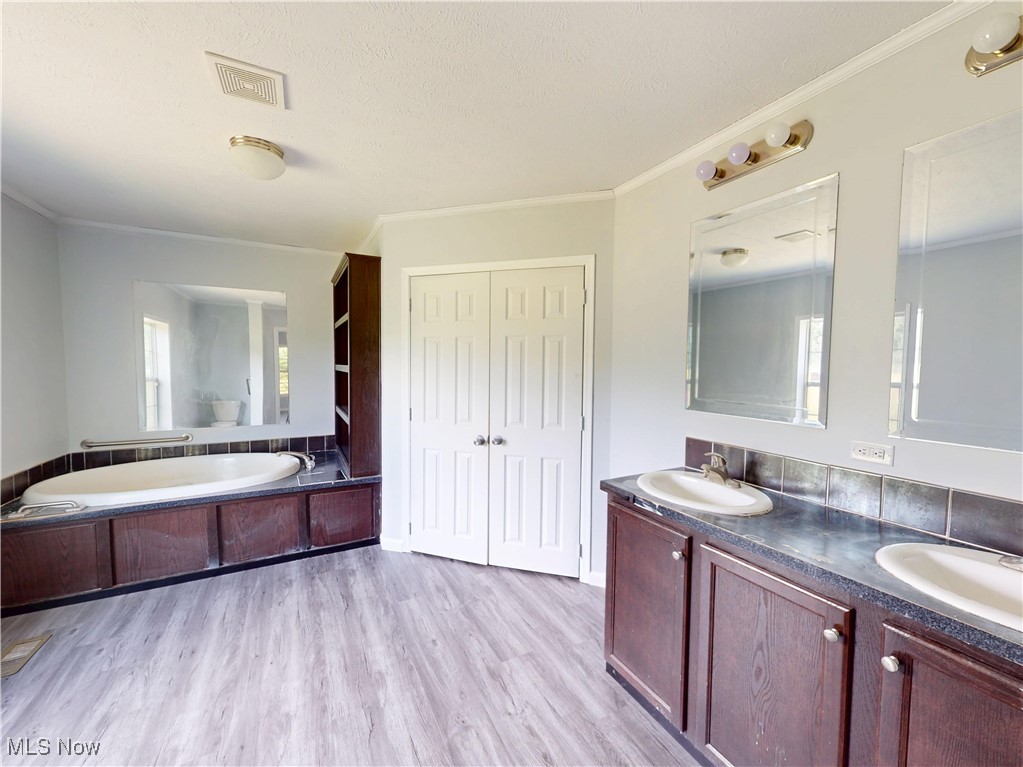 Connecticut Western Reserve - Residential