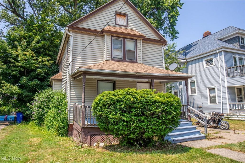 Photo of 1290 E 188th Street, Cleveland, OH 44110 (MLS # 5180625)