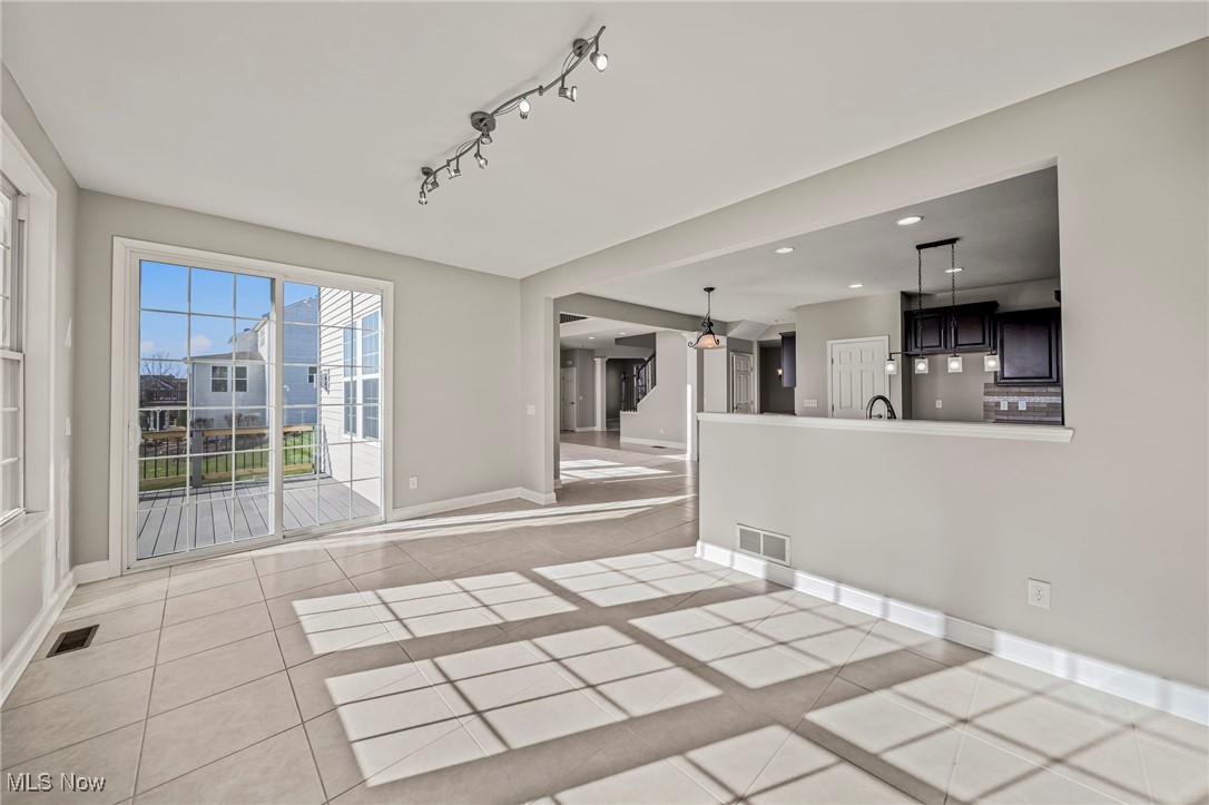 790 Walden Pond Circle, Hinckley, Ohio image 9