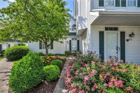 254 Vista Circle, North Olmsted, OH 44070 - #: 5133920