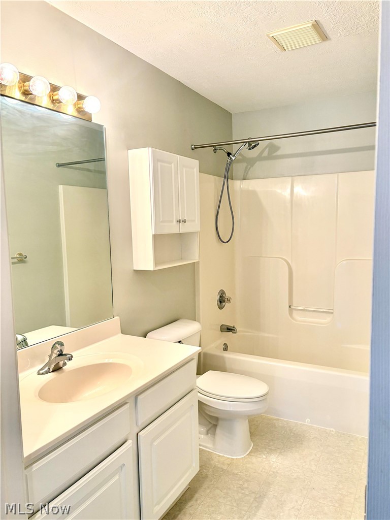 Lenox Square Condo Ph 04 - Residential