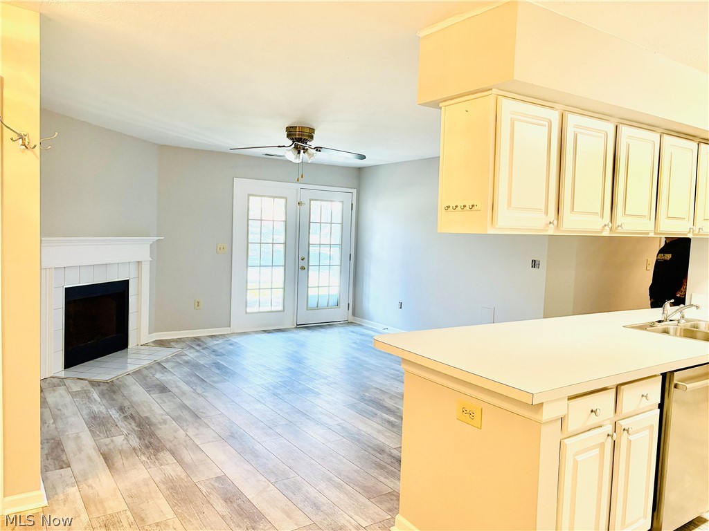 Lenox Square Condo Ph 04 - Residential