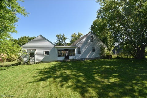 Tiny photo for 923 E Philadelphia Avenue, Youngstown, OH 44502 (MLS # 5221855)