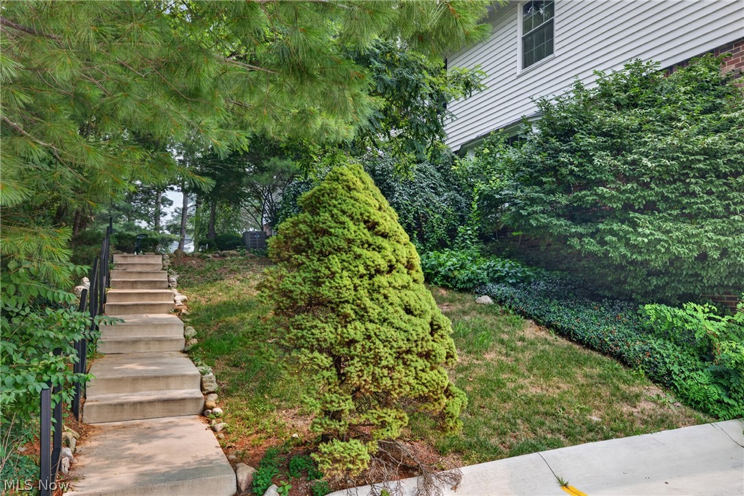 6965 Carriage Hill Drive 201