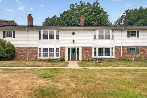 Condo For Sale - 6965 Carriage Hill Drive<br/> Brecksville, OH 44141