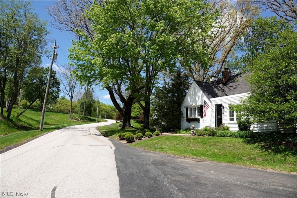 Photo of 14661 Hillbrook Lane N #4, Chagrin Falls, OH 44022 (MLS # 5210426)