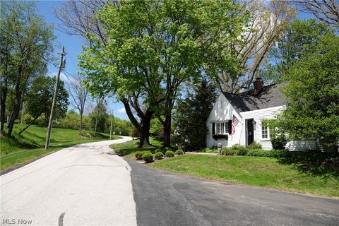Tiny photo for 14661 Hillbrook Lane N #4, Chagrin Falls, OH 44022 (MLS # 5210426)