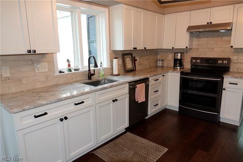 Tiny photo for 14661 Hillbrook Lane N #4, Chagrin Falls, OH 44022 (MLS # 5210426)