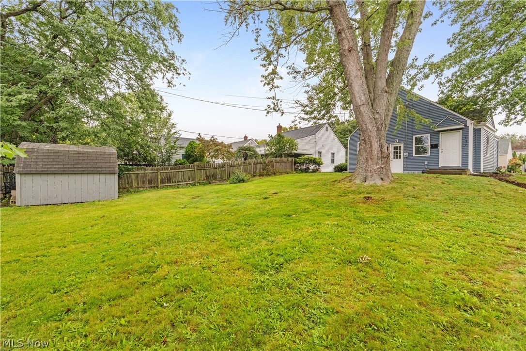 137 E Rosewood Avenue
