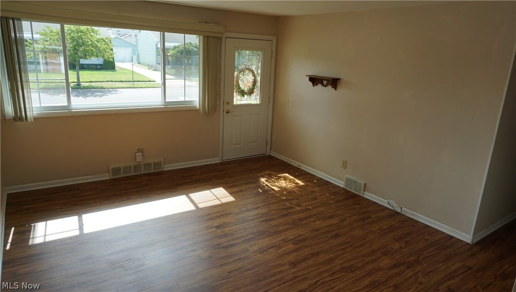 Photo of 5716 Champaign Avenue, Brook Park, OH 44142 (MLS # 5224071)