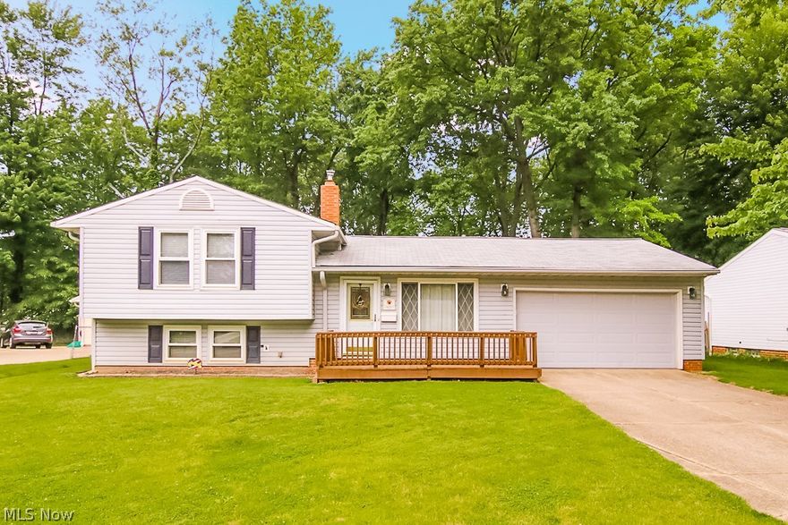 Wonderful property in beautiful Eastlake! Well maintained with newer updates and a country décor. Ample space for entertaining with an eat-in kitchen. Fenced in backyard has great appeal for pet owners and enjoy time on the deck with overhead cover. Do not miss out on this great value!