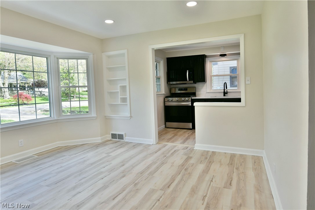 Glenn Hoods 01 - Residential