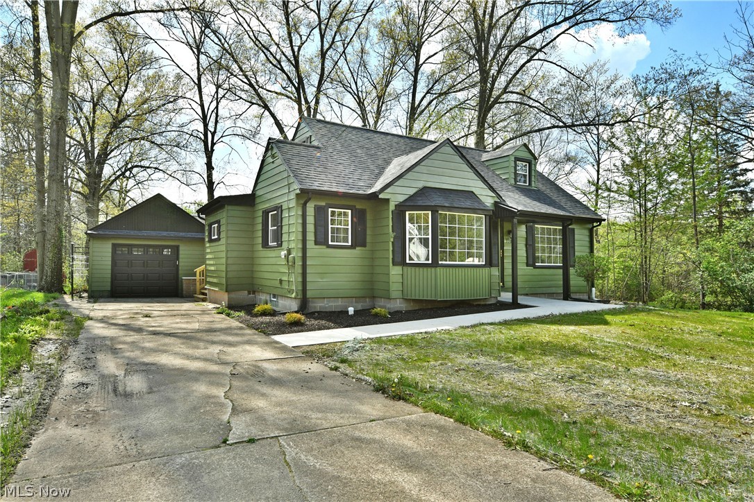 Glenn Hoods 01 - Residential