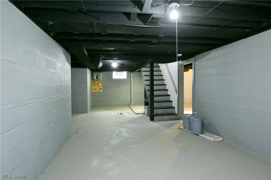 Glenn Hoods 01 - Residential