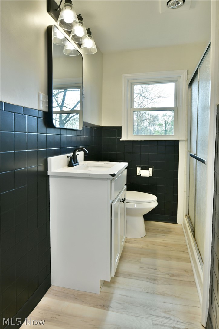 Glenn Hoods 01 - Residential