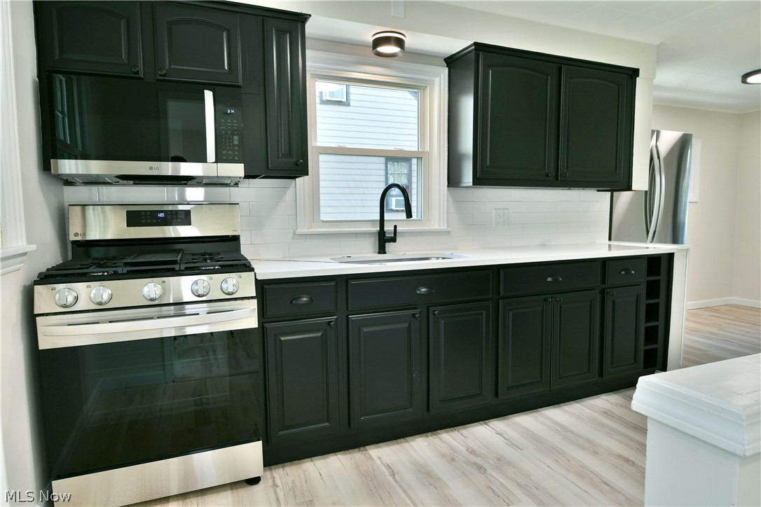 Glenn Hoods 01 - Residential