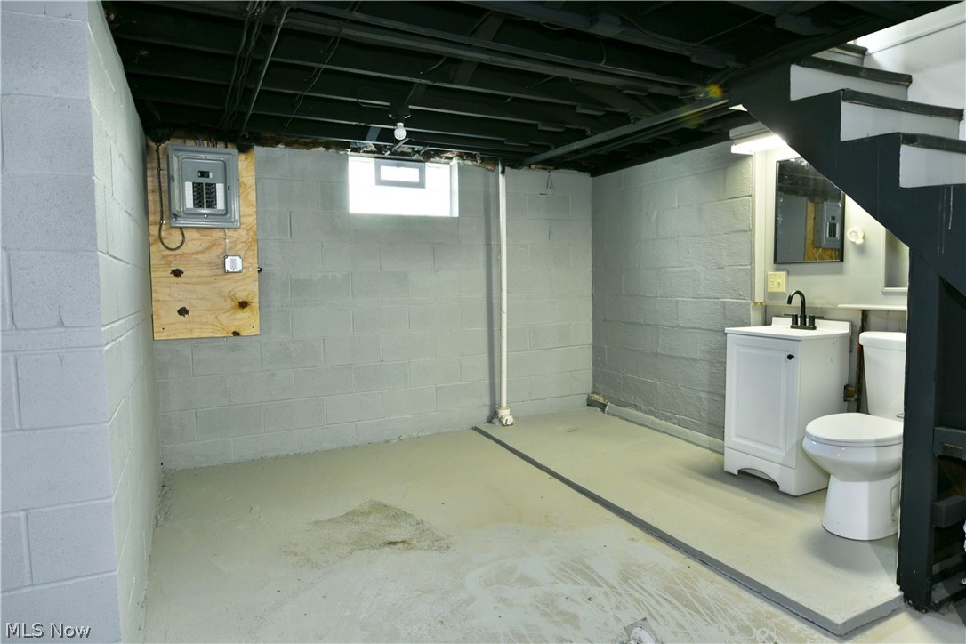 Glenn Hoods 01 - Residential