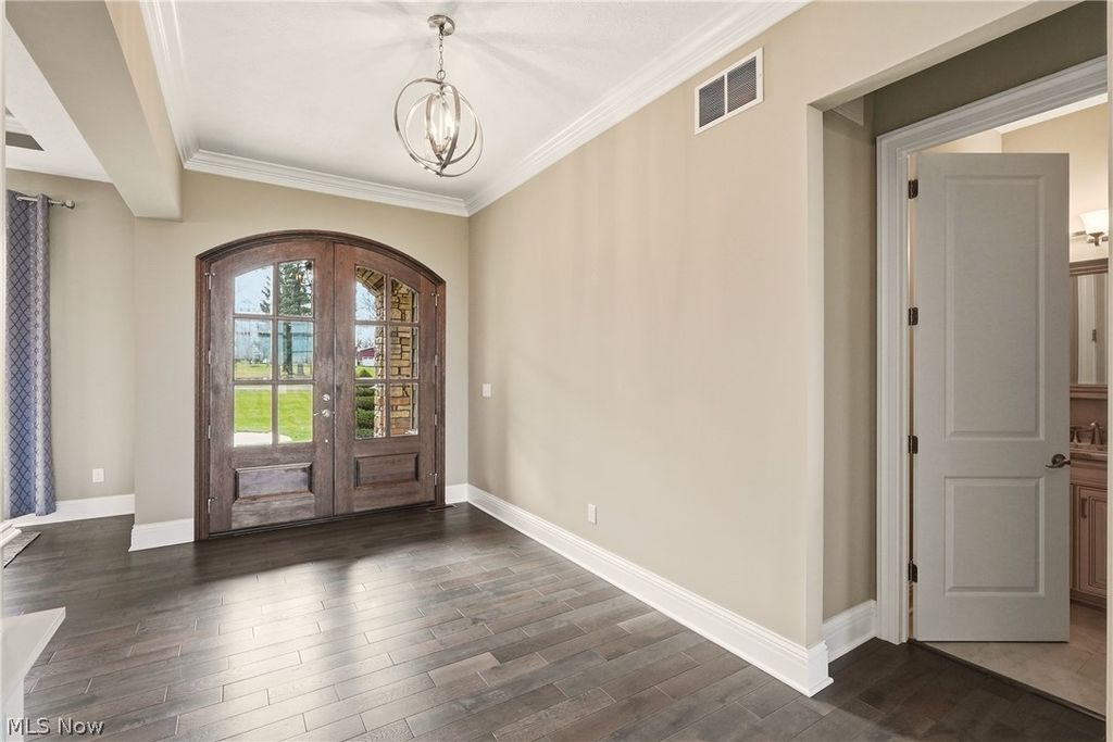 Photo of 637 Lyonswood Drive, Hinckley, OH 44233 (MLS # 5193110)