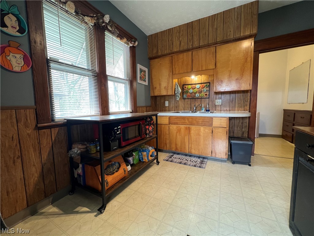 A A Moores Banner Allotment - Residential