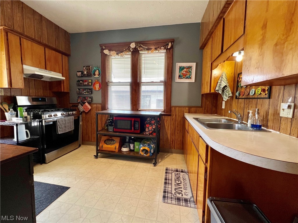 A A Moores Banner Allotment - Residential