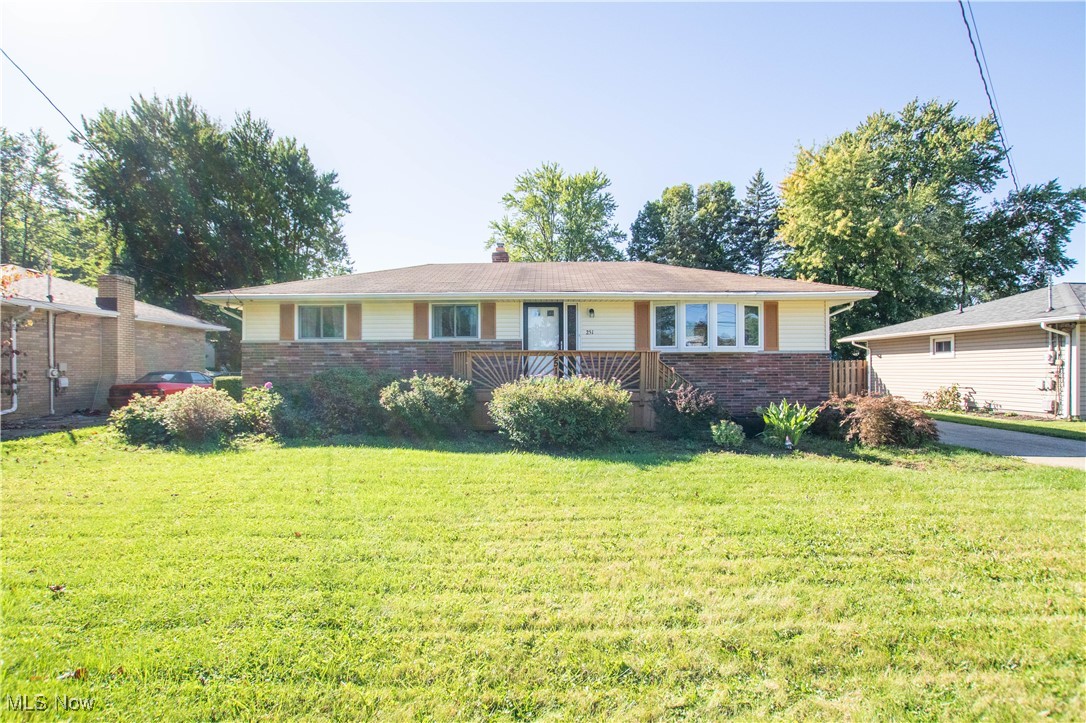 251 Buckeye Drive, Berea, Ohio image 1